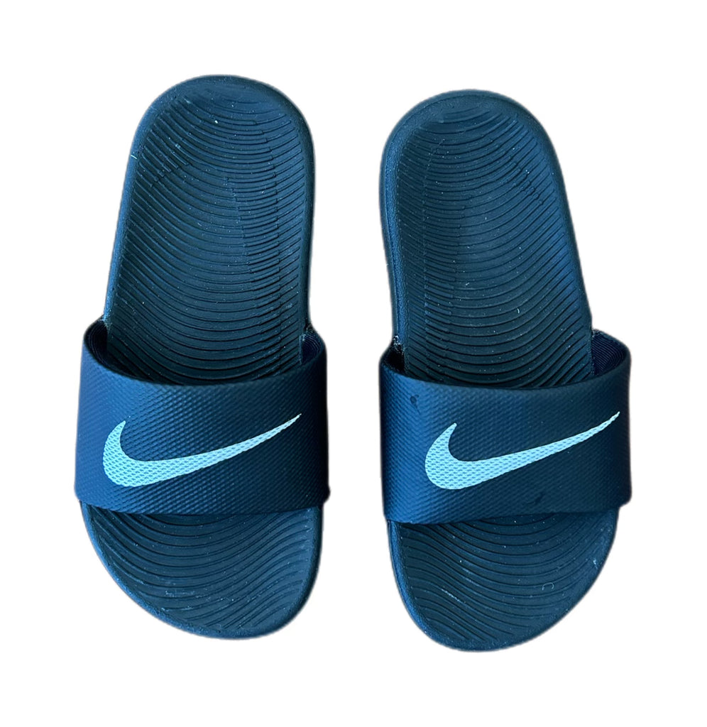 Nike sandals size 12 Fresh Kids Inc